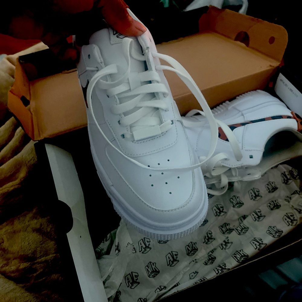 Nikes brown n white